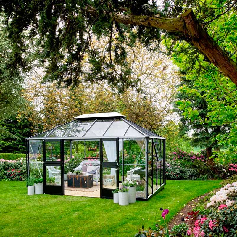 There is something really unique about growing your own plants from seed. Every seedling is a very small miracle, but it is not quite as tough as you may believe to coax seedlings from the soil. Growing crops for wholesale or retail is a fun and enjoyable way to make money when between the entire family. You do not need much soil, you are able to develop tens of thousands of crops at a time, and you also get a few thousand dollars a year operating right in your home.